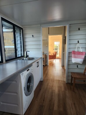 Interior - Tranquil Sunshine Coast hinterland farm stay on a working Macadamia farm (Greens Creek)