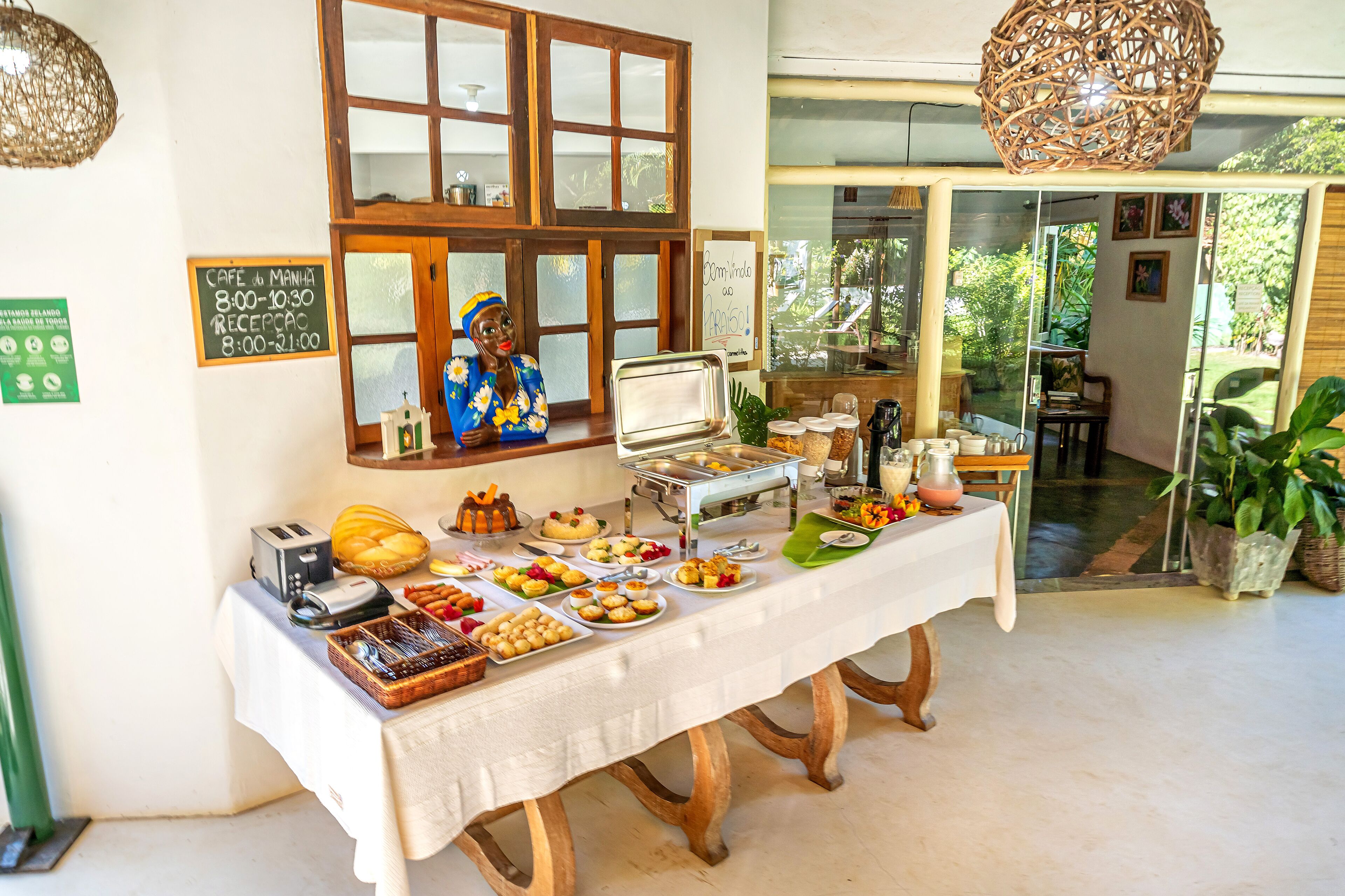 Free daily buffet breakfast