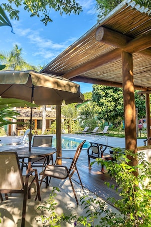 32-inch Smart TV with digital channels, TV, Netflix. Pousada Carmelitha