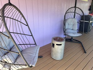 Property grounds - Entire Place & King Sized Bed (Mountain View)