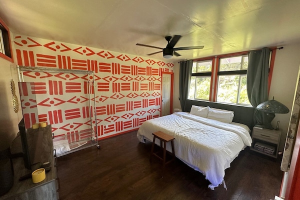 2 soverom, safe på rommet, strykejern/-brett og wi-fi (inkludert)