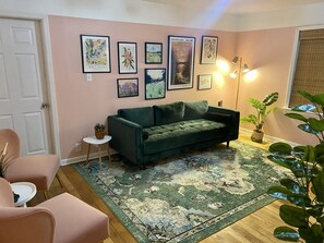 Smart TV - Insta Worthy + 10 min to NRGNP+ Pets Welcome (Oak Hill)