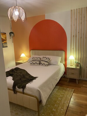 2 bedrooms, in-room safe, desk, free WiFi - Insta Worthy + 10 min to NRGNP+ Pets Welcome (Oak Hill)