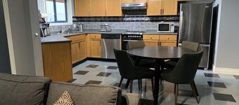 Suite with ocean view patio, three blocks to pier.