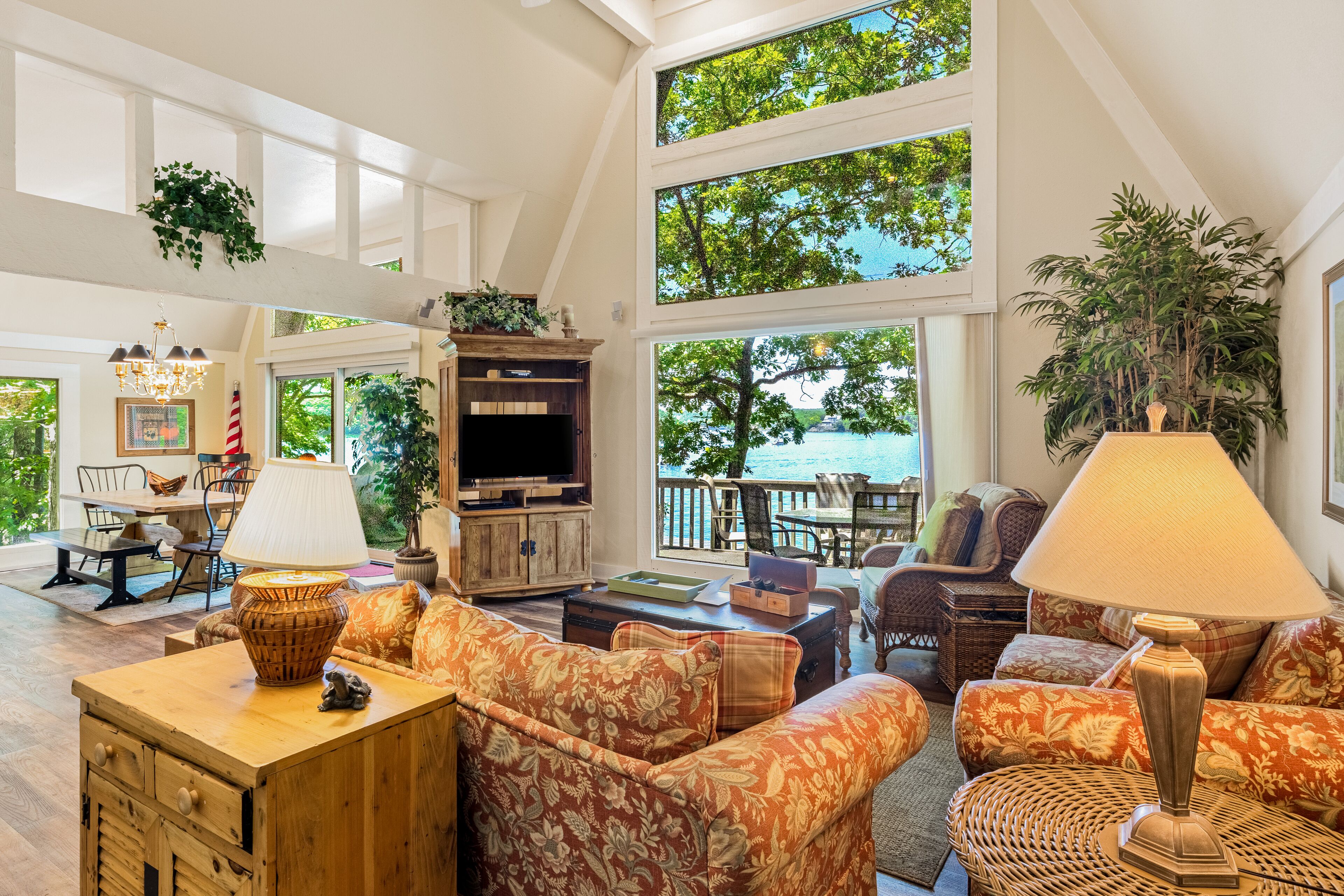 TV, DVD player, table tennis