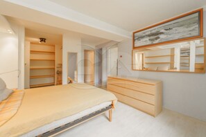 2 bedrooms