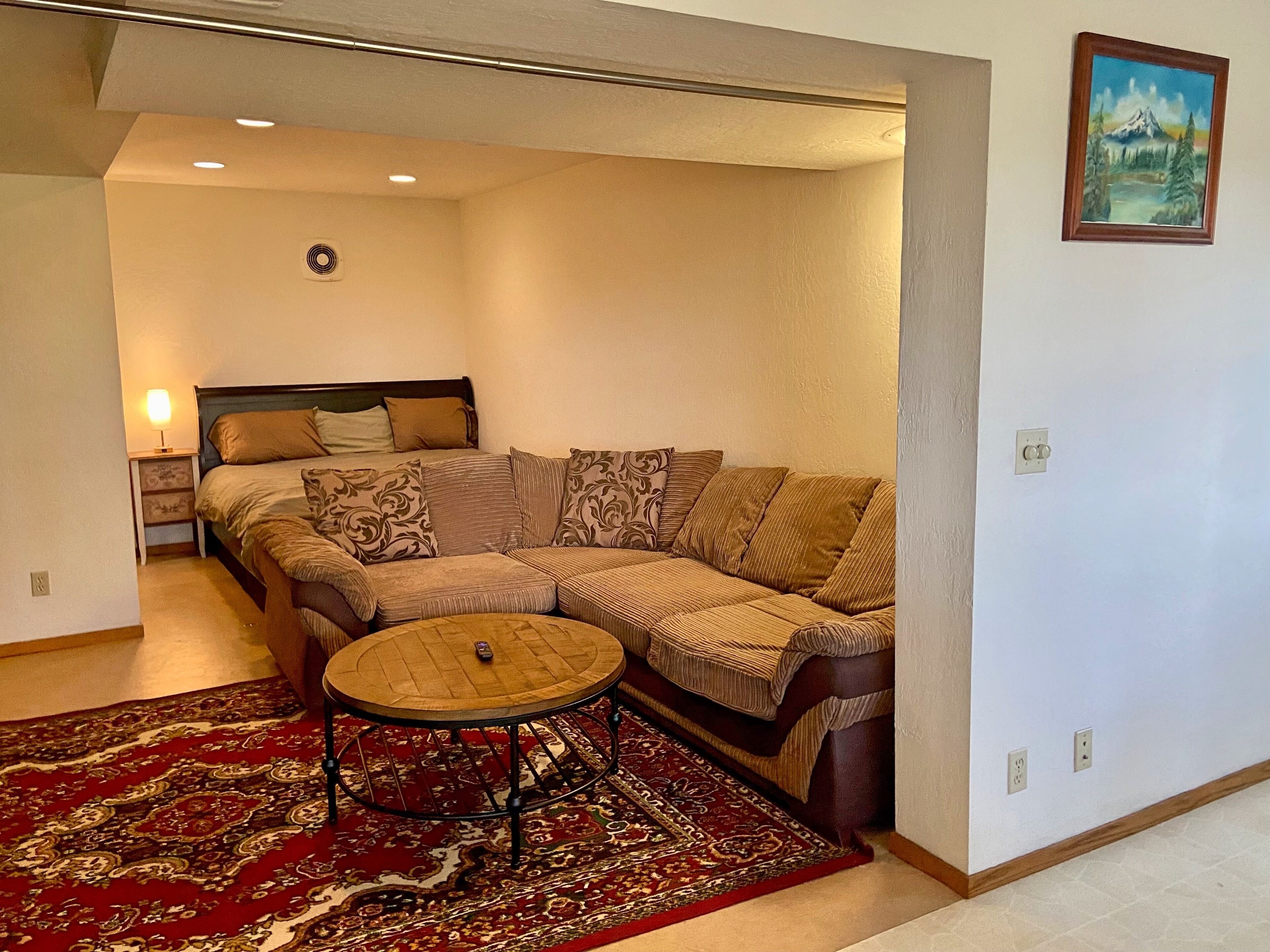 Spacious Pet & Kid Friendly Place in Grass Valley Walk to Town