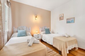 4 bedrooms, free WiFi, bed sheets