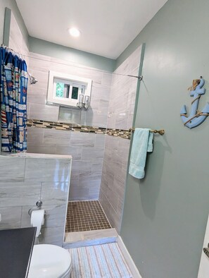 Hair dryer, towels, soap, shampoo - West Bay - Sunny and Modern Beach Cottage - 2 Bedrooms!  (West Bay)