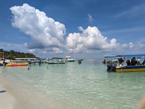 West Bay - Sunny and Modern Beach Cottage - 2 Bedrooms! 