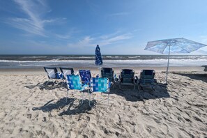 Beach nearby, surfing, motor boating