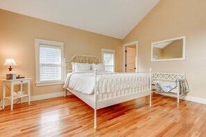 Unclassified image, 4 of 33, button