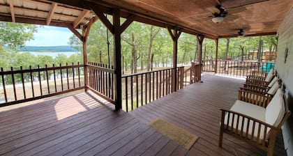 Lakefront with Boat Ramp Access, Dogs Welcome!