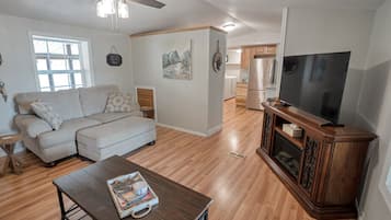 Televisión y chimenea