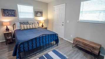 2 habitaciones, escritorio, tabla de planchar con plancha y wifi