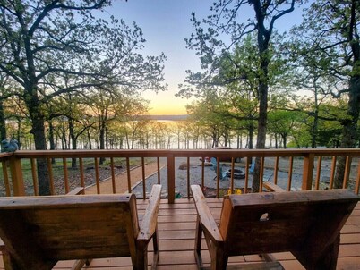 Bristow Blue- Lakefront with boat ramp access, dog friendly!