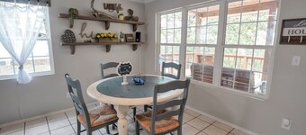 Bristow Blue- Lakefront with boat ramp access, dog friendly!