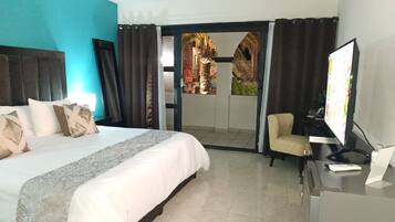 Suite Studio Classique, 1 très grand lit, vue ville | Literie de qualité supérieure, couette en duvet d'oie, surmatelas