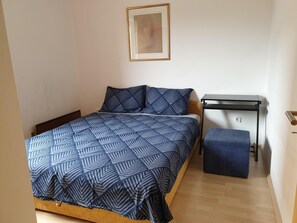 2 quartos, ferros/tábuas de passar roupa, Wi-Fi, roupa de cama