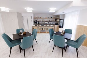 Free daily buffet breakfast  - Hotel YVY (Sebes)