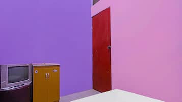 Double Room | Laptop workspace, free WiFi, bed sheets