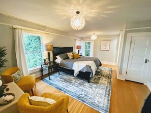 5 Schlafzimmer, Schreibtisch, Bügeleisen/Bügelbrett, kostenloses WLAN