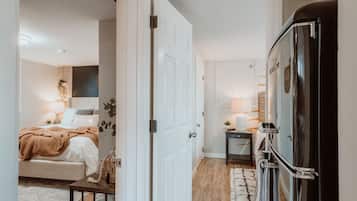 5 slaapkamers, een bureau, een strijkplank/strijkijzer, gratis wifi