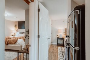 5 bedrooms, desk, iron/ironing board, free WiFi