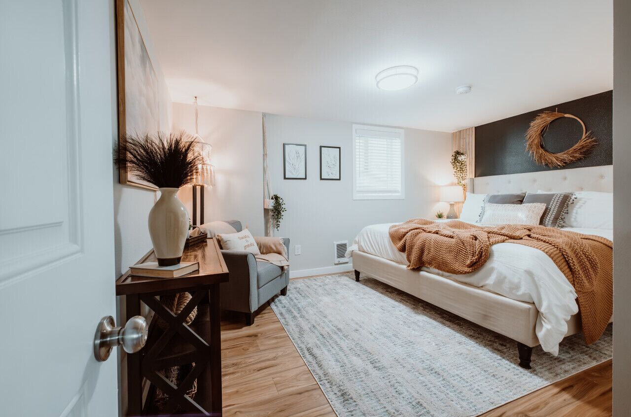 5 bedrooms, desk, iron/ironing board, free WiFi