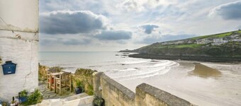 Dolphin Cottage by Interhome