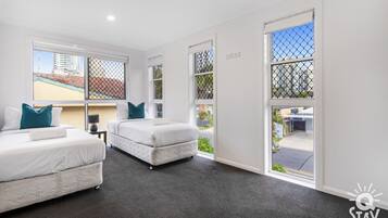 3 bedrooms, free WiFi, bed sheets