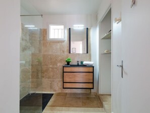 Bathroom - Le Préconil by Interhome (Sainte Maxime)
