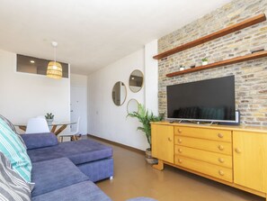 TV - Paradise beach by Interhome (Pals)
