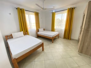 Desk, laptop workspace, iron/ironing board, free WiFi - Favor Apartments Near Nyali Cinemax (Mombasa)