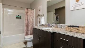 Hårtork och handdukar