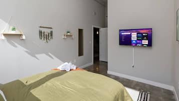 2 habitaciones, escritorio, tabla de planchar con plancha y wifi gratis