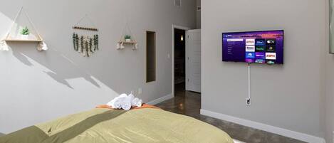 2 habitaciones, escritorio, tabla de planchar con plancha y wifi gratis