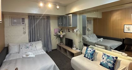 StudioCo - Tagaytay Staycation with AC, WiFi & Netflix access accessible
