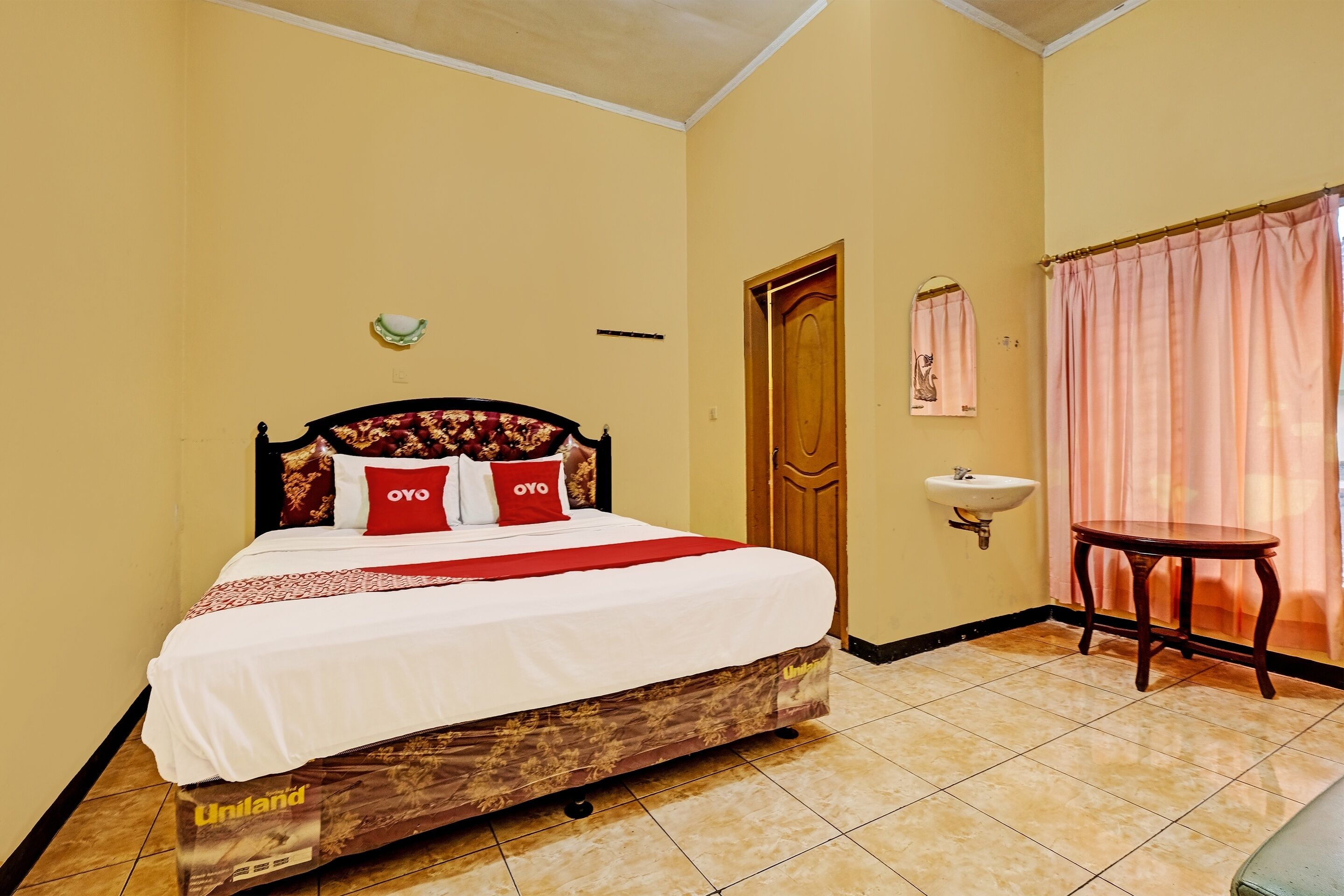 Kamar Double Deluks | Wi-Fi gratis dan seprai linen