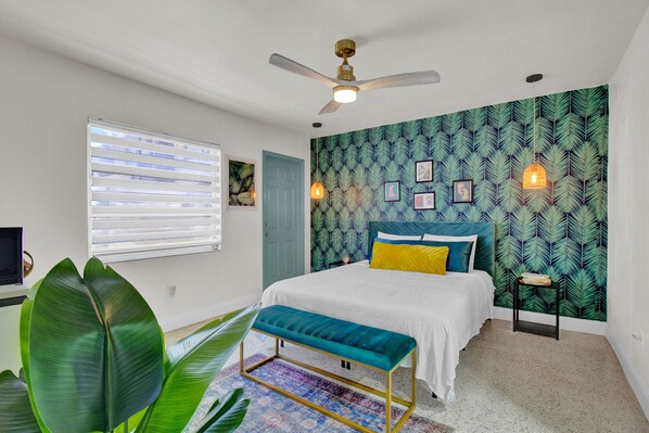 Apartment | 2 bedrooms, premium bedding, iron/ironing board, free WiFi - 2BR Modern Home (Clearwater)