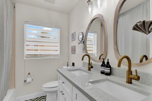 Bathroom - 2BR Modern Home (Clearwater)