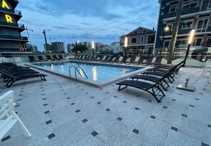 Outdoor pool - Apartment, distance from the beach 350 m (Mamaia-Sat)