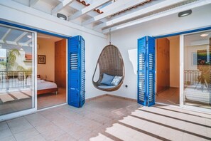 3 bedrooms, desk, iron/ironing board, WiFi