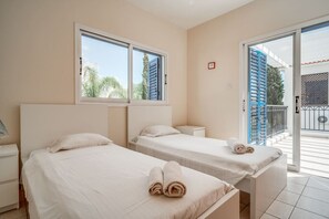 3 bedrooms, desk, iron/ironing board, WiFi