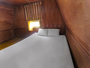 Double Room | Desk, laptop workspace, free WiFi, bed sheets