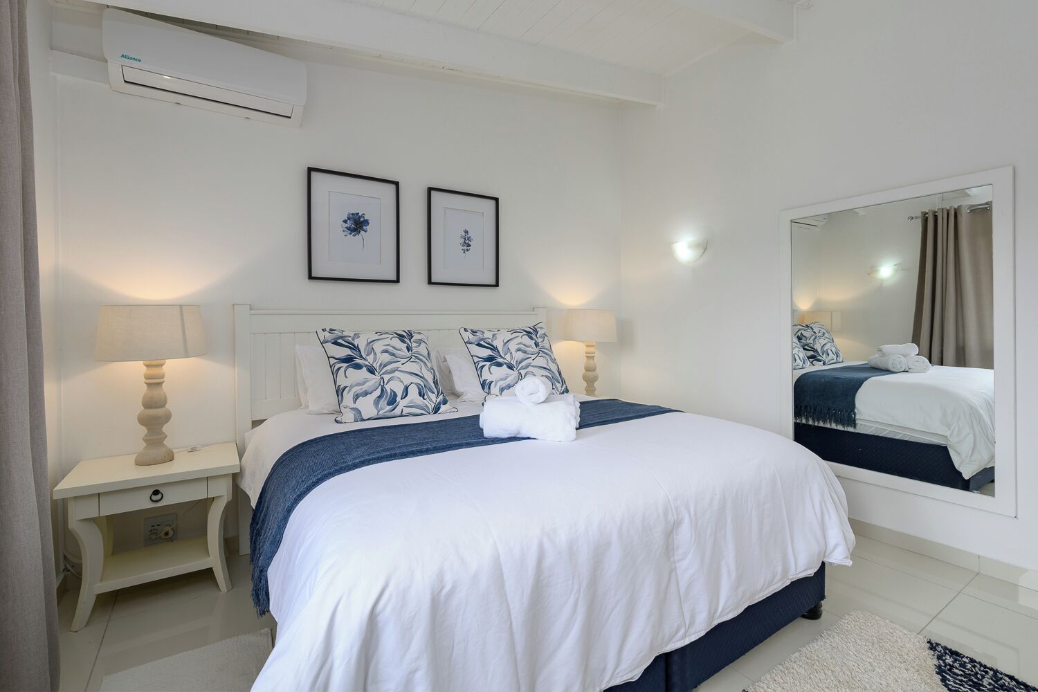 Superior-Villa, 4 Schlafzimmer, Flussblick | 4 Schlafzimmer, Zimmersafe, Bügeleisen/Bügelbrett