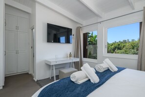 Vila superior, 4 quartos, vista para o rio | 4 quartos, cofres nos quartos, ferros/tábuas de passar roupa