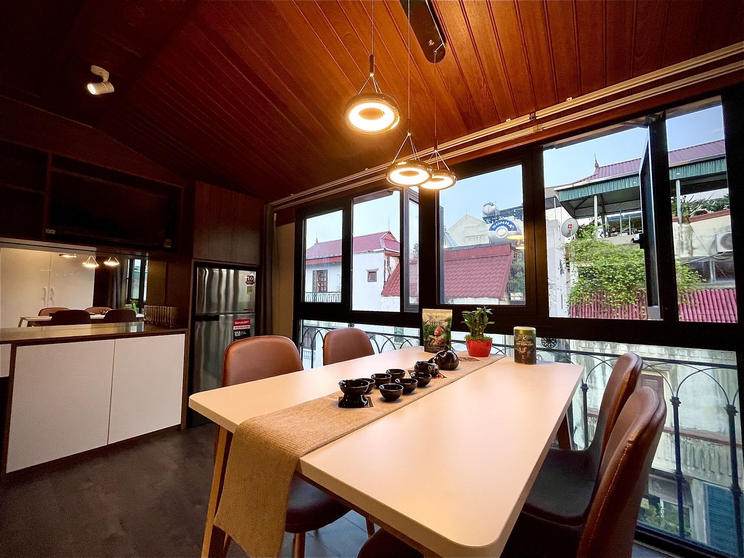 华丽双人房 | 迷你吧、办公桌、免费 WiFi、床单