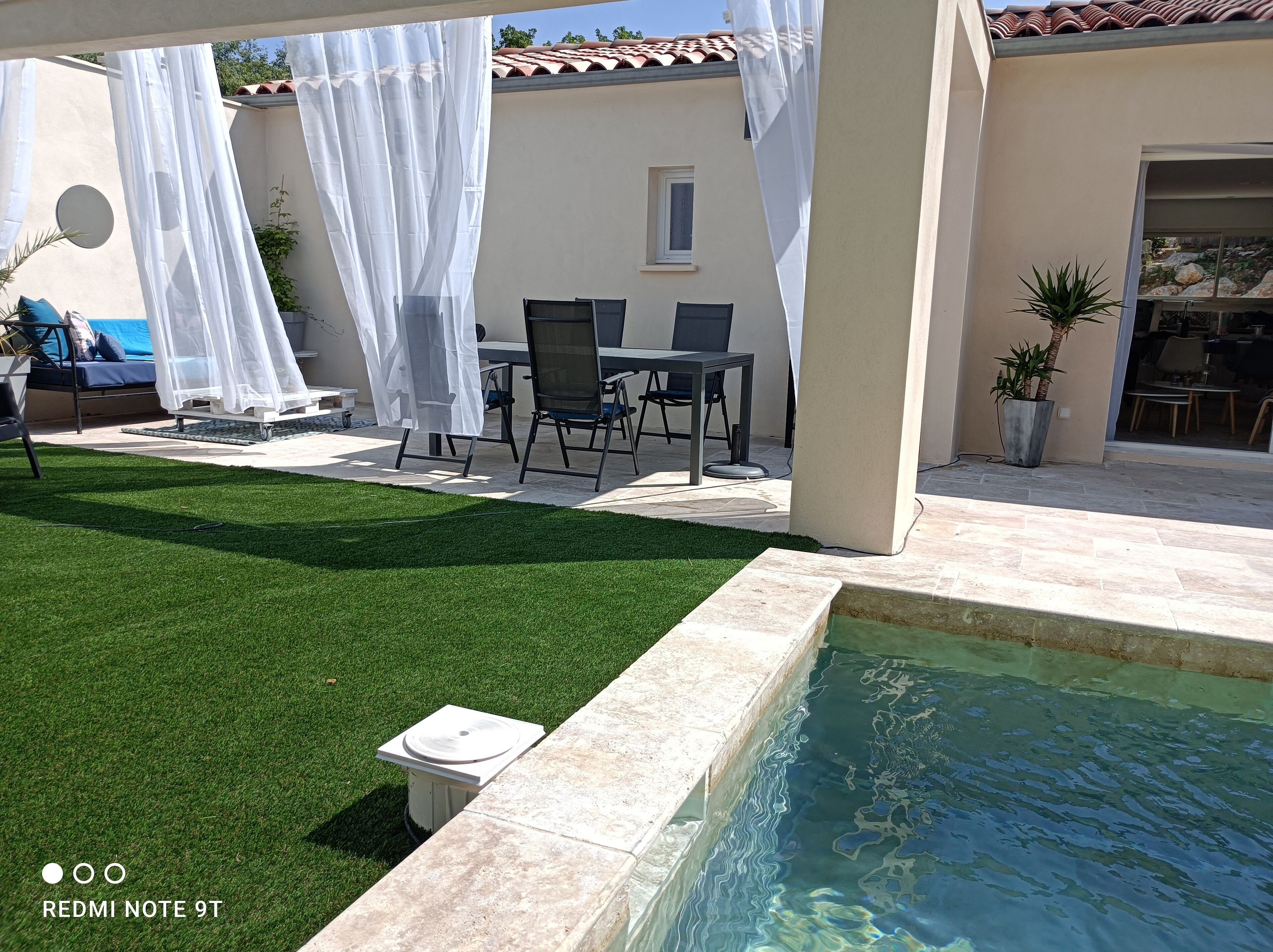 Near Uzes New villa with private pool, air conditioning