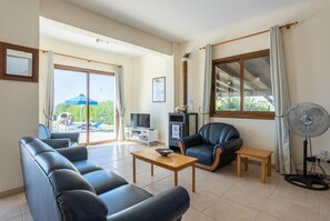Villa | 9 bedrooms - Blue Bay Villas Collection (Polis)